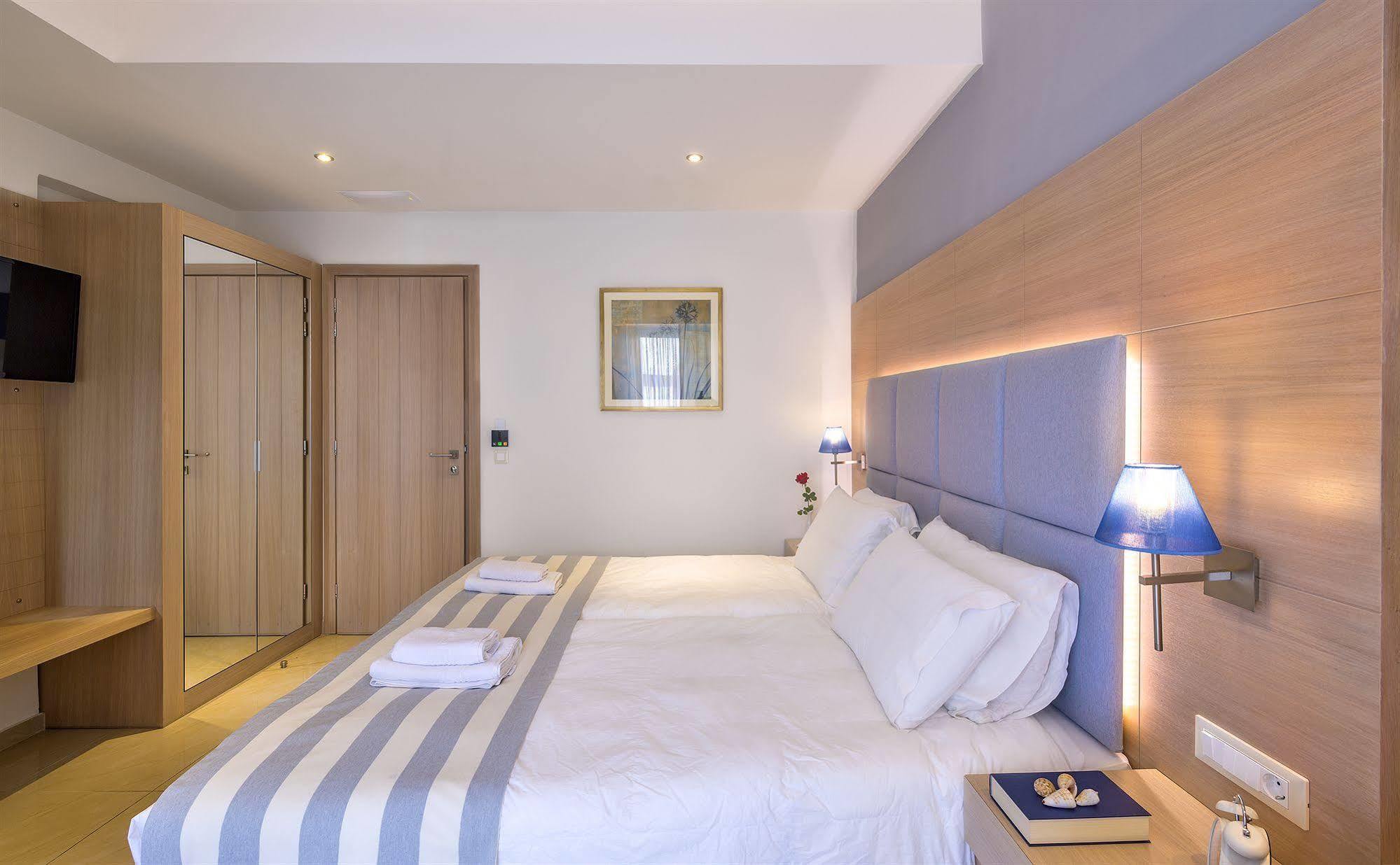 Leonidas Hotel & Apartments Ретимно Экстерьер фото